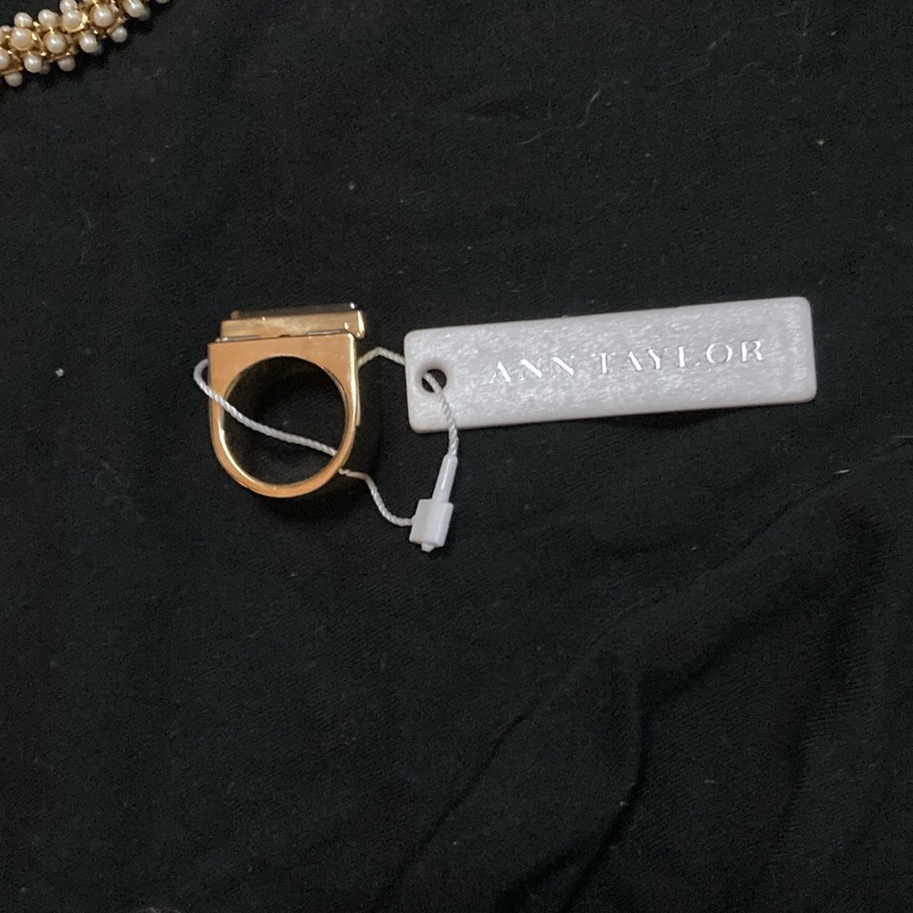 New Ann Taylor Gold and Crystal and tortoise Accent Ring - Picture 2 of 2